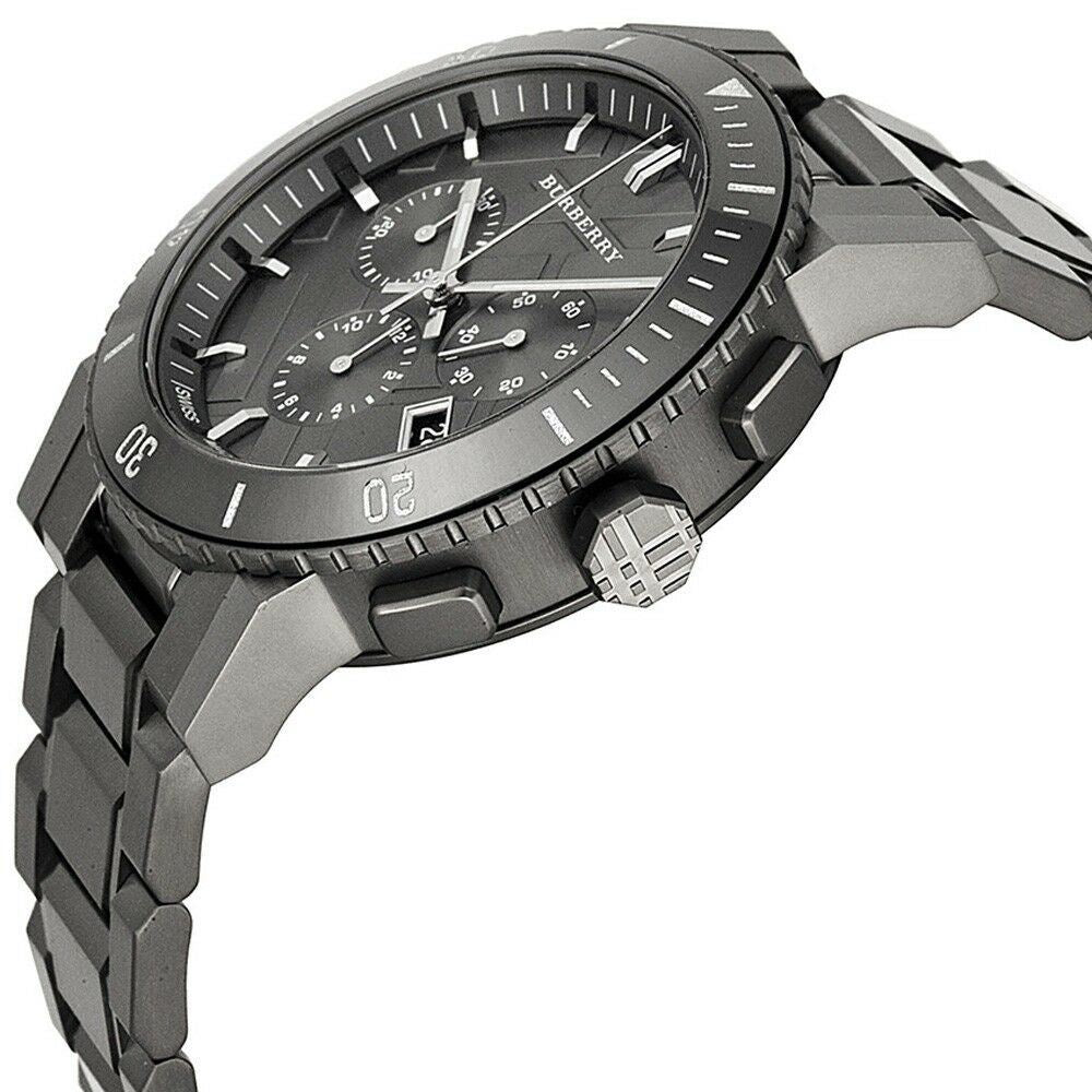 Burberry BU9381 Waffenmetall Zifferblatt Grau Ion-plattiertes Edelstahl Herrenuhr Burberry BU9381 Waffenmetall Zifferblatt Grau Ion-plattiertes Edelstahl Herrenuhr